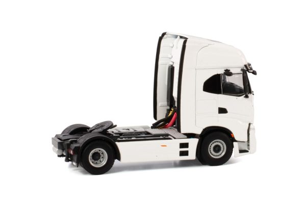 Iveco S-Way AS High 4x2 - Image 2